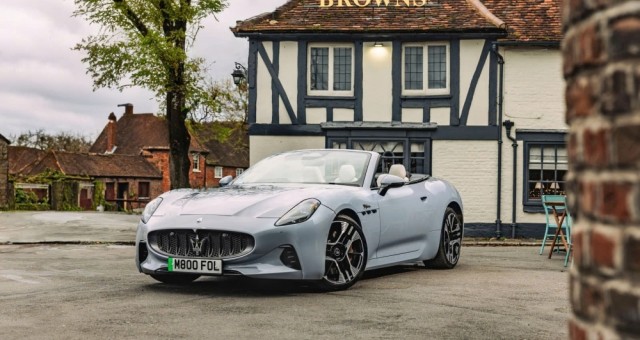 Bộ đôi Maserati thuần điện và Volkswagen Golf sẽ 'đổ bộ' Việt Nam cuối tháng 10 này